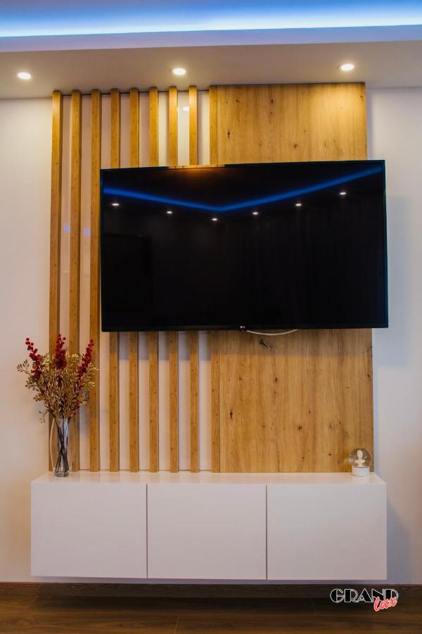 Grand Lux Apartment Doboj Buitenkant foto