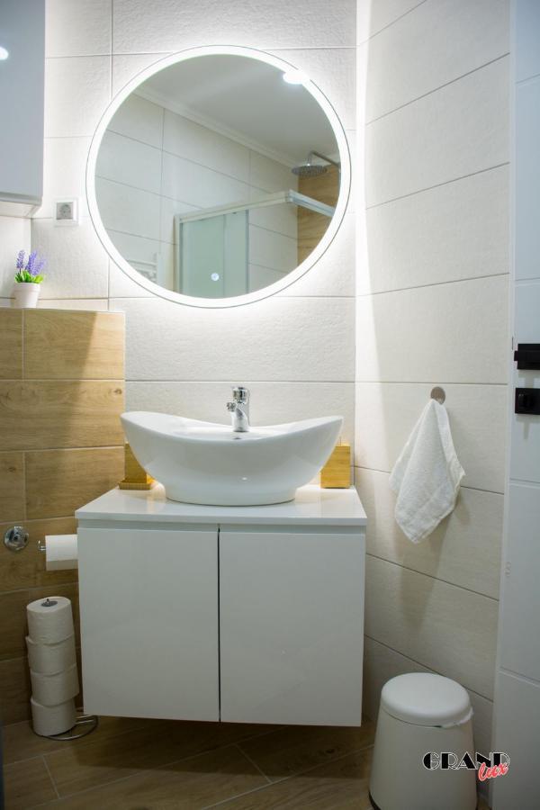 Grand Lux Apartment Doboj Buitenkant foto