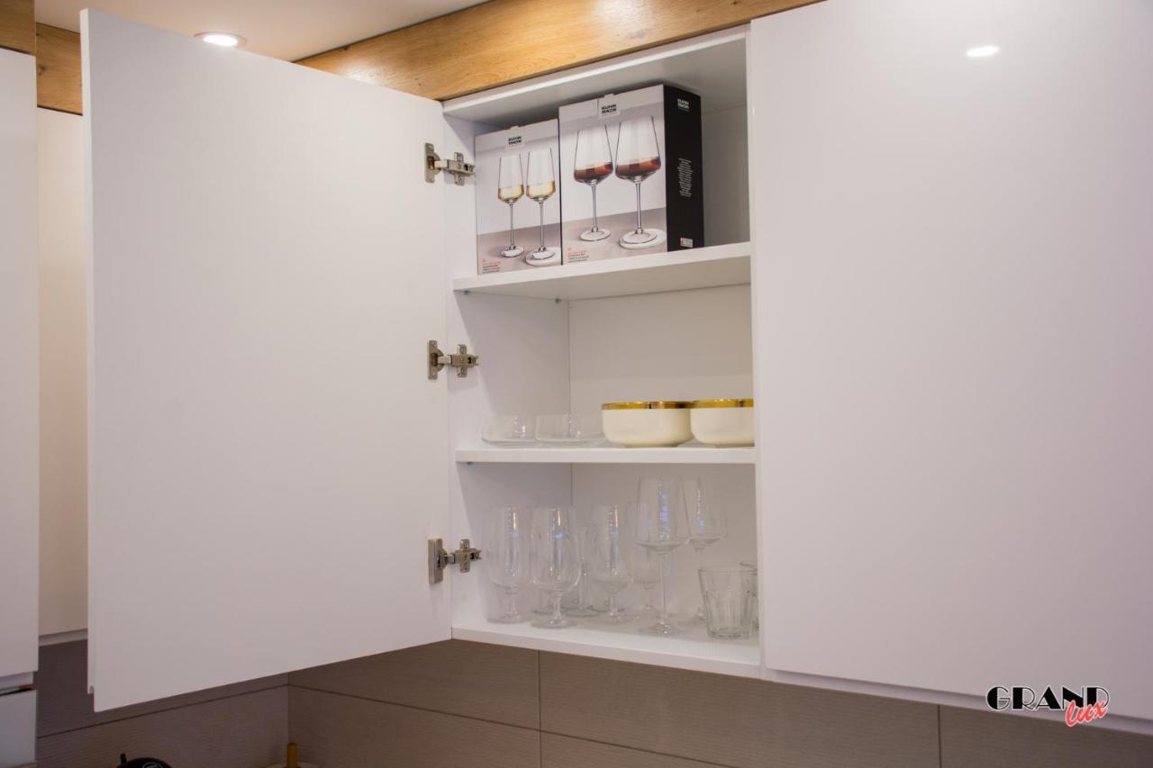 Grand Lux Apartment Doboj Buitenkant foto