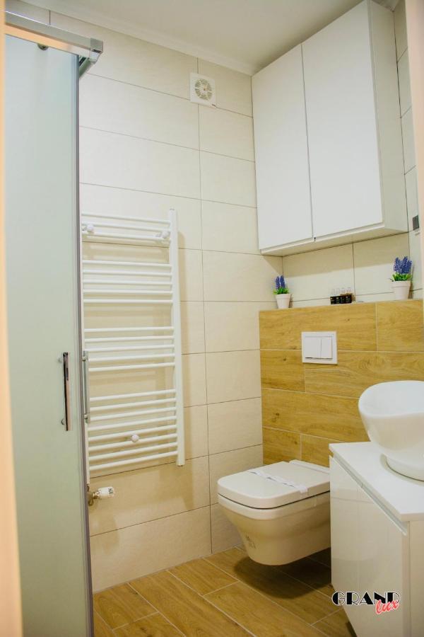 Grand Lux Apartment Doboj Buitenkant foto