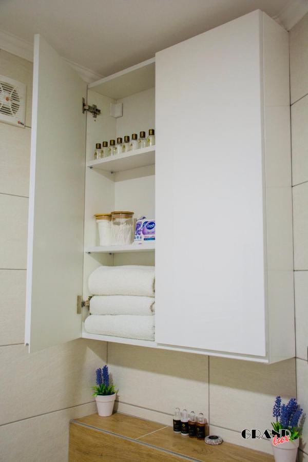 Grand Lux Apartment Doboj Buitenkant foto