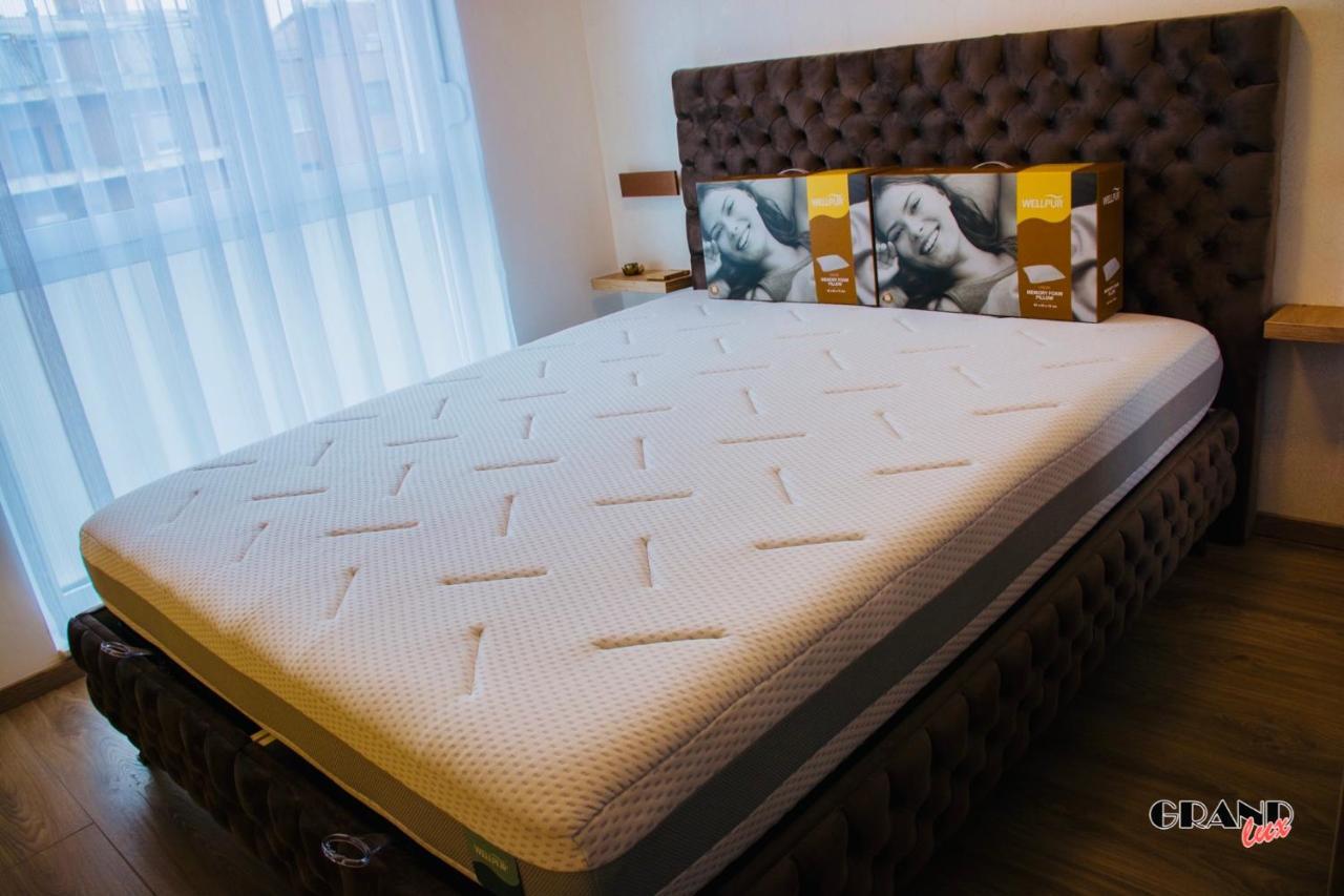 Grand Lux Apartment Doboj Buitenkant foto