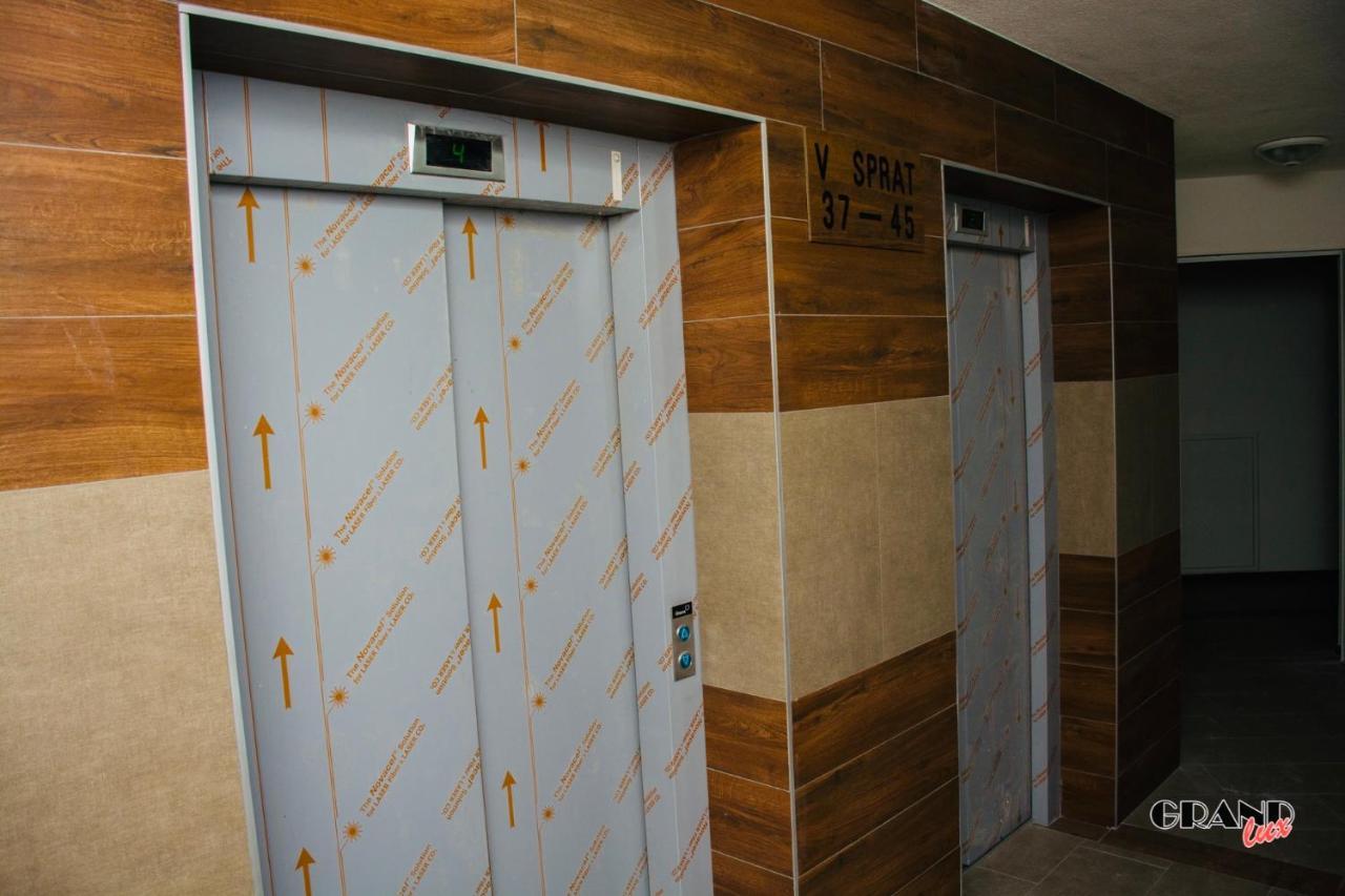 Grand Lux Apartment Doboj Buitenkant foto